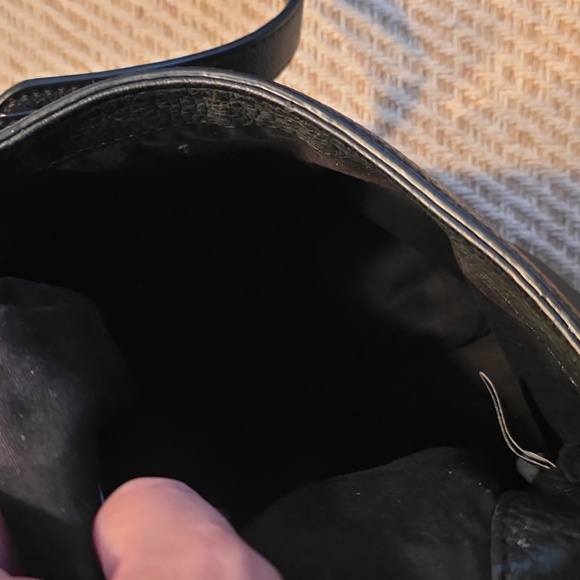 Marc by Marc Jacobs Black Textured Bag with Gold Plaque - Picture 7 of 12